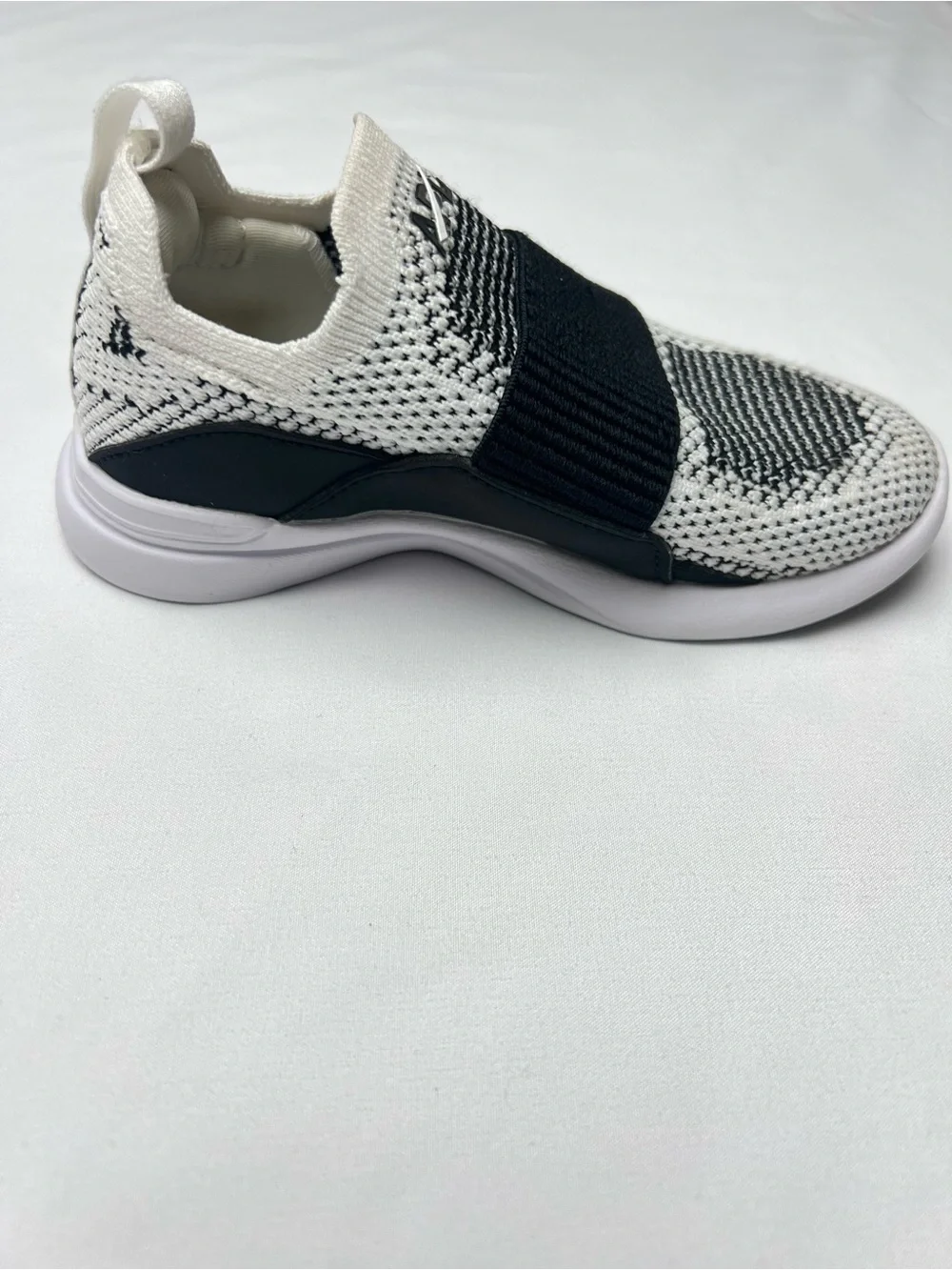 APL TechLoom Bliss Ivory Black Kids Sneakers Size 10